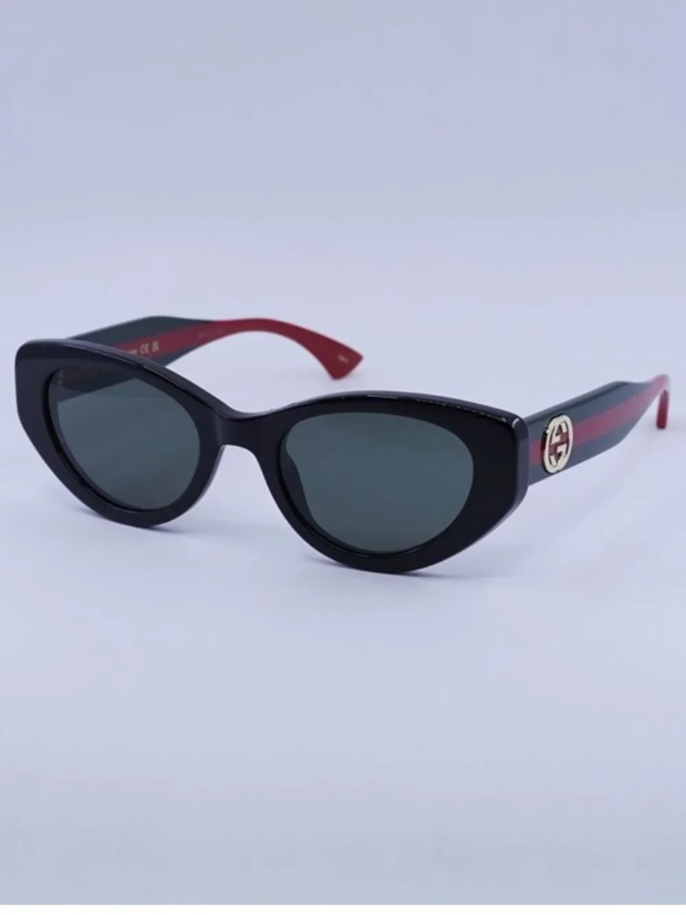 Gucci GG1862S 001 Sunglasses Shiny Black/Green/Red Cat Eye Frame, Grey Lenses